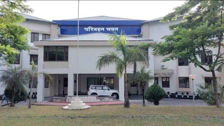 धामी सरकार ने वाहन स्वामियों को दी बड़ी राहत, फिटनेस फीस दरों पर लिया फैसला