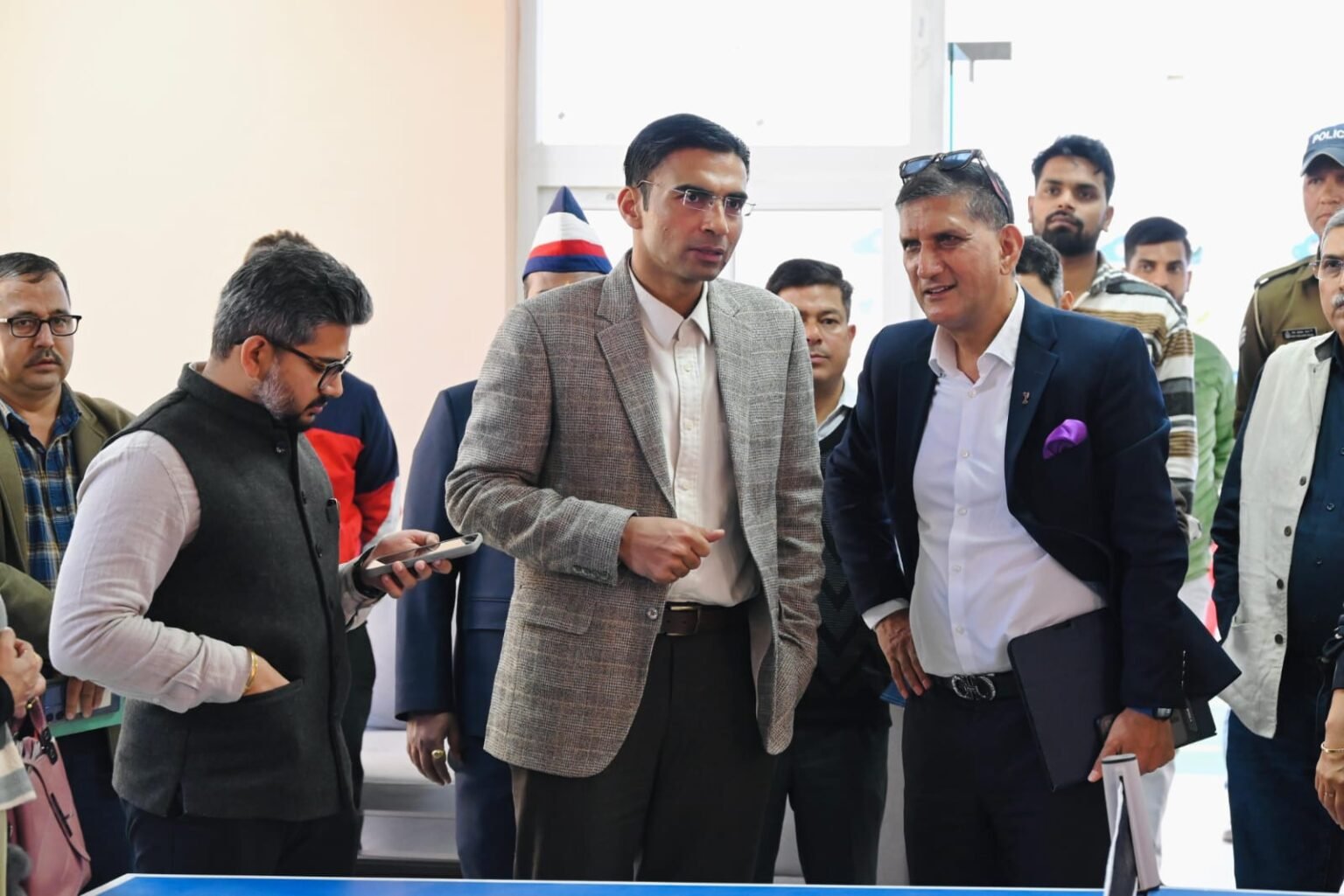 एलारा कैपिटल ग्रुप लंदन के सीईओ राज भट्ट ने इंटेंसिव केयर सेंटर विजिट कर जिला प्रशासन के प्रयासों को सराहा