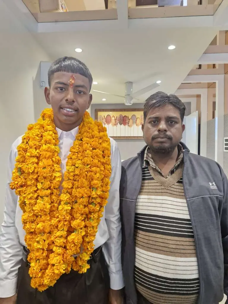 हल्द्वानी: चायवाले के बेटे का सेना में चयन, परिवार में खुशी