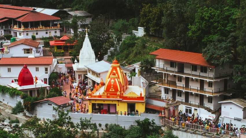 क्रिसमस और 31st सेलिब्रेशन:नैनीताल और कैंचीधाम आ रहे है तो इस बात का रखे ख्याल,वाहनों का दबाव बढ़ा तो जाएंगे शटल सेवा से