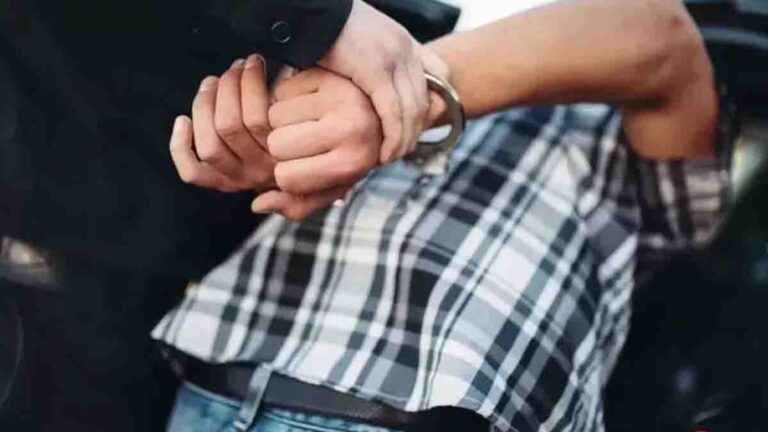 देहरादून: गेस्ट हाउस में नाबालिग संग युवक पकड़ा, फोन में 200 लड़कियों की चैट और आपत्तिजनक सामग्री मिली