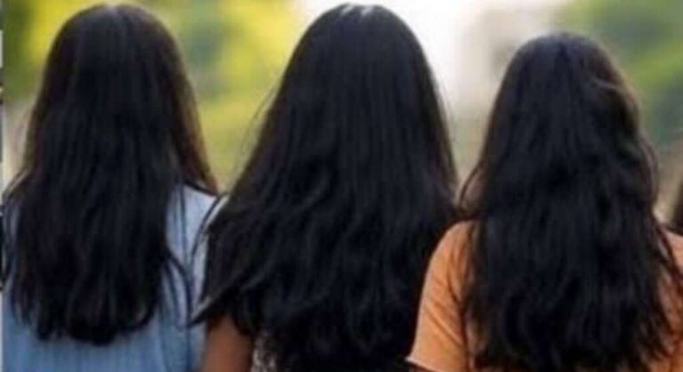 लालकुआं: स्कूल को निकली बिन्दुखत्ता की तीनों छात्राएं यहां से हुई बरामद, परिजनों को सौंपा