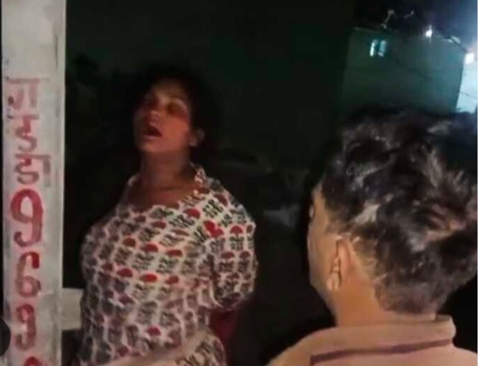 हरिद्वार में शर्मनाक: मानसिक बीमार महिला को खंभे से बांधकर पीटा