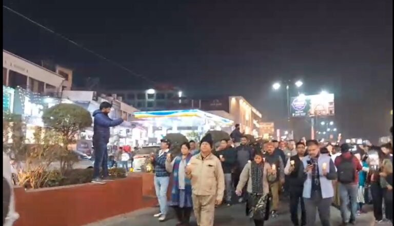अंकिता भंडारी हत्याकांड पर कांग्रेस का जोरदार प्रदर्शन, देहरादून में निकाला कैंडल मार्च