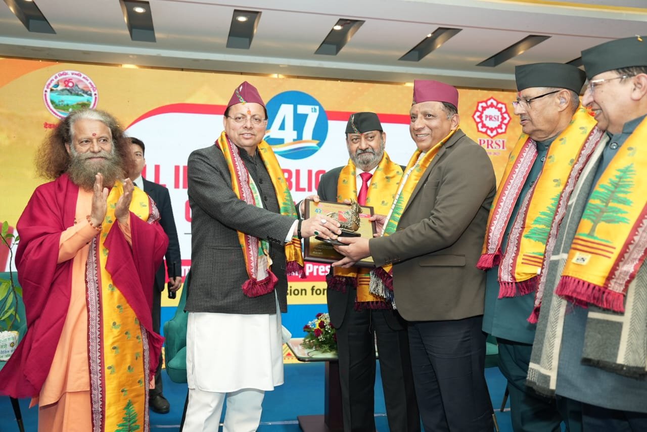 सुशासन में उत्कृष्टता के लिए बंशीधर तिवारी को राष्ट्रीय सम्मान, मुख्यमंत्री धामी ने किया सम्मानित