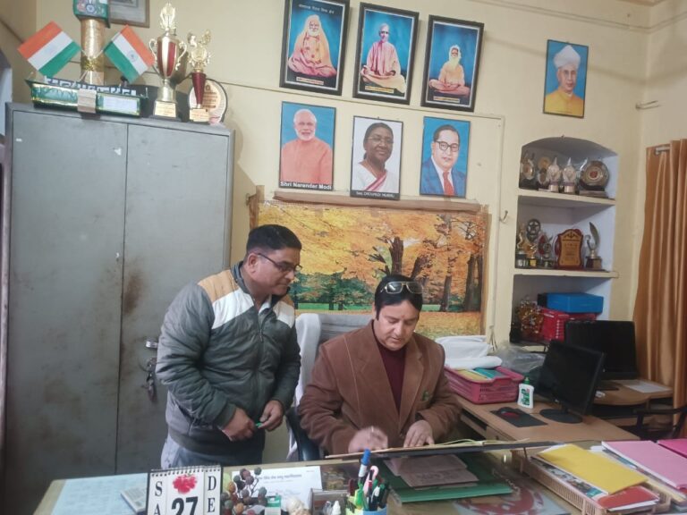 सहायक निदेशक डॉ चंडी प्रसाद घिल्डियाल ने किया डिग्री स्तर की सेमेस्टर परीक्षाओं का औचक निरीक्षण।