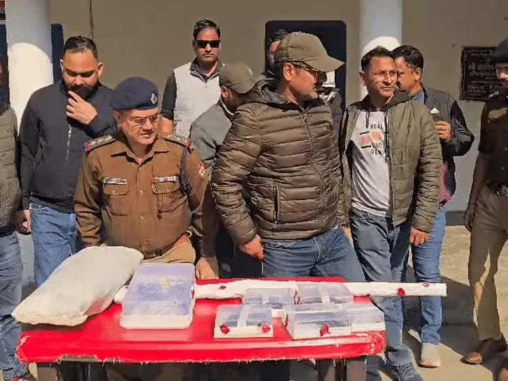 उत्तराखंड में ऑटोमैटिक पिस्टलों के साथ तस्कर गिरफ्तार:मेरठ से ला रहा था, नाभा जेल ब्रेक कांड में गैंगस्टरों को भगाने में भी की थी मदद