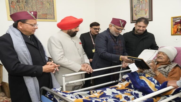 उपराष्ट्रपति का उत्तराखंड दौरा, पूर्व मुख्यमंत्री बीसी खंडूरी से की मुलाकात, साझा की पुरानी यादें