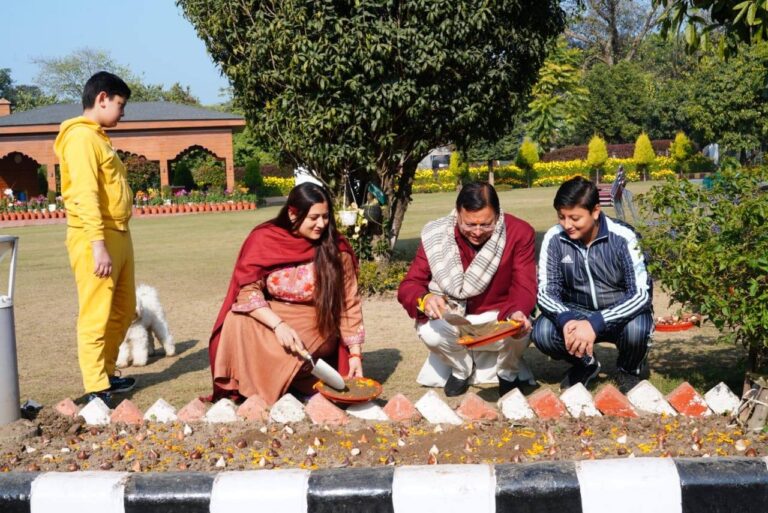 CM धामी की नई पहल: उत्तराखंड में अब होगा ट्यूलिप का कमर्शियल उत्पादन