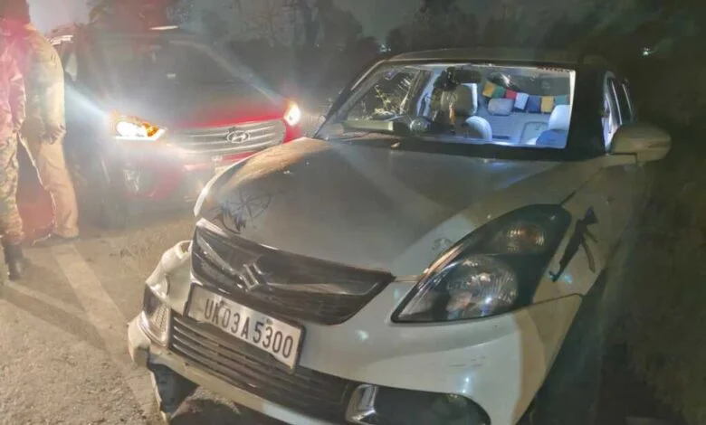 ओवरटेक के चक्कर में लालकुआं बाईपास पर दो कारों की भिड़ंत, चार लोग मामूली घायल, एक घंटे तक लगा जाम