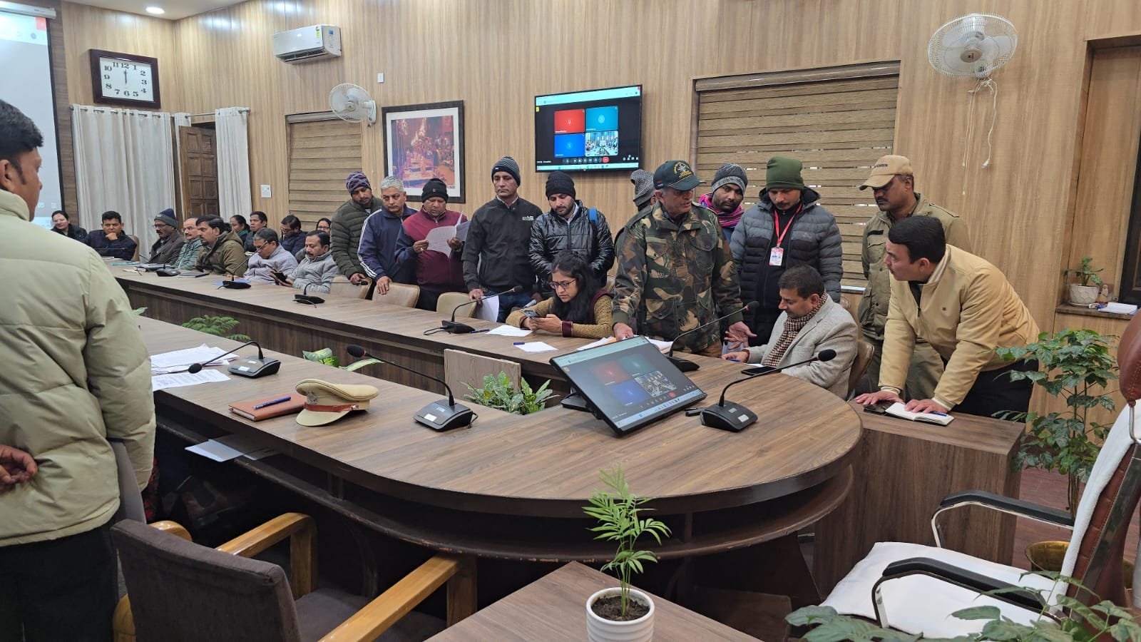 जिलाधिकारी के निर्देशों पर जनता दर्शन: 88 शिकायतें दर्ज, भूमि विवादों पर त्वरित कार्रवाई के आदेश