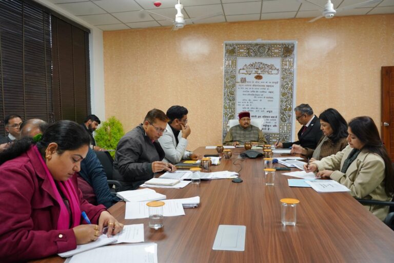 पंचायत भूमि के कब्ज़ों को चिह्नित कर तुरंत हटायें: महाराज