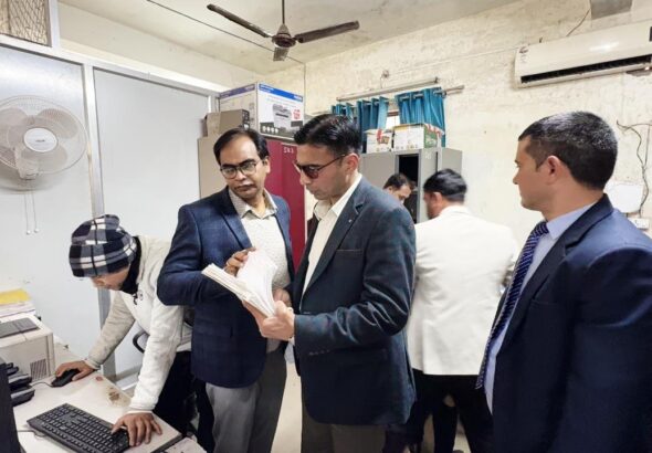 डीएम की निरीक्षण जांच का त्वरित संज्ञान; गंभीर आरोप व साक्ष्य के चलते गिरी गाज