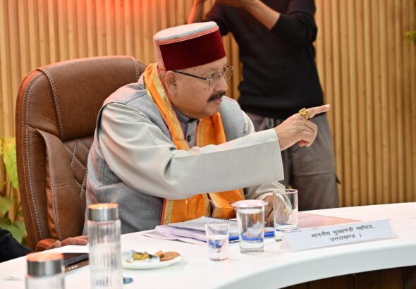 गड्ढा मुक्त सड़कों के लिए पैचवर्क में लापरवाही बर्दाश्त नहीं: सतपाल महाराज