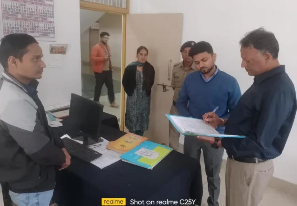 भीमताल CHC पर CDO का औचक निरीक्षण, 15 कर्मचारी गायब—वेतन रोकने के आदेश