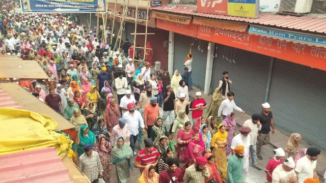 देहरादून में झंडेजी मेले की नगर परिक्रमा, संगत पर हुई फूलों की बारिश