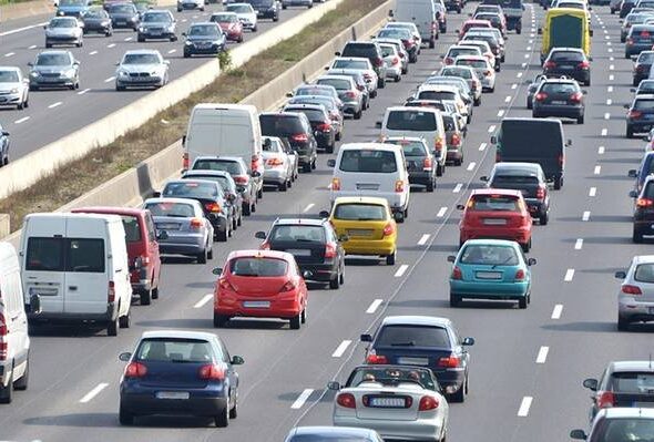 देहरादून में ट्रैफिक पर सख्ती: APNR कैमरे से होगी ओवरस्पीडिंग की निगरानी