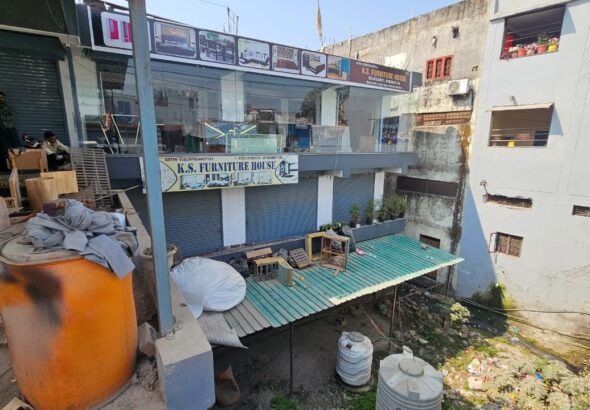 अवैध निर्माणों पर एमडीडीए की सख्त कार्रवाई, दो व्यवसायिक निर्माण सील