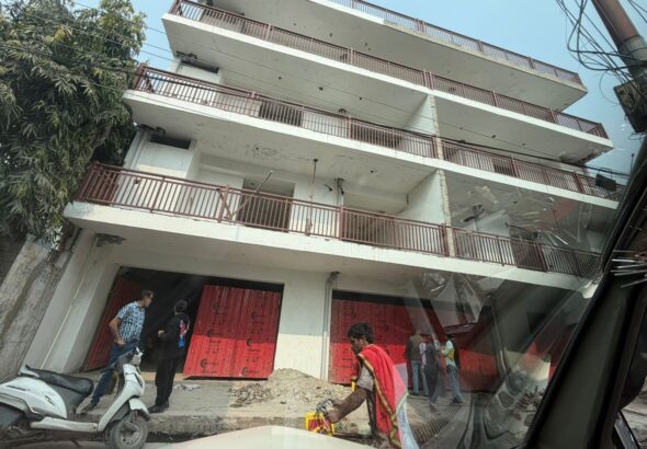 ऋषिकेश में अवैध बहुमंजिला निर्माण पर एमडीडीए की बड़ी कार्रवाई, मनीराम मार्ग का भवन सील