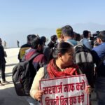 गैरसैंण बजट सत्र शुरू होते ही हंगामा, कांग्रेस विधायकों का विधानसभा के बाहर प्रदर्शन