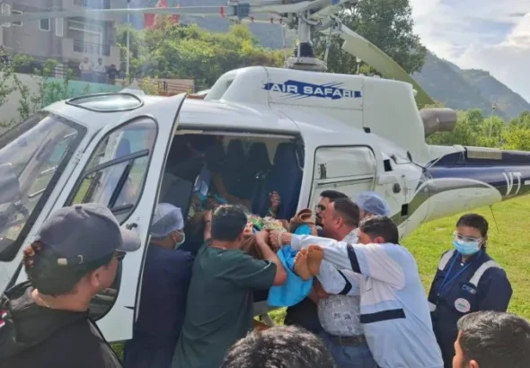 चारापत्ती-काटने-के-दौरान-पेड़-से-गिरी-महिला-हालत-गंभीर-हेली-सेवा-से-भिजवाया-एम्स-780x470-1