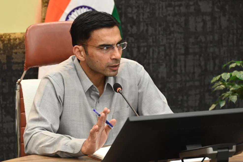 dm-bansal-1-2-2Jl0Oe