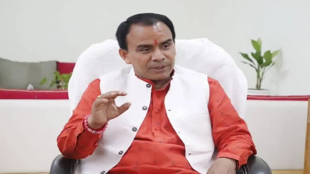 Dr.-Dhan-Singh-Rawat-1