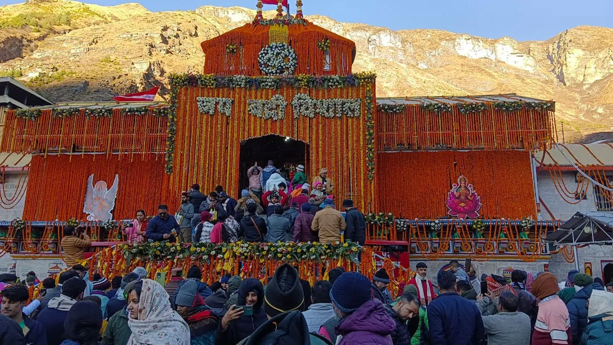 badrinath-temple-1783564343817